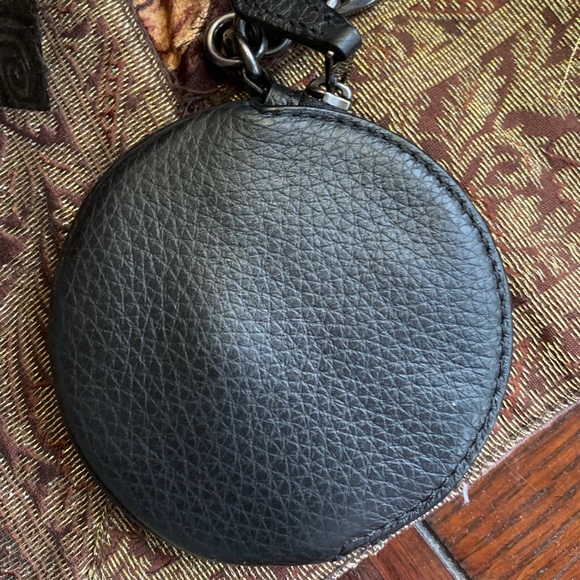 Authentic COACH Pebbled leather logo round coin zip keychain - Picture 11 of 11